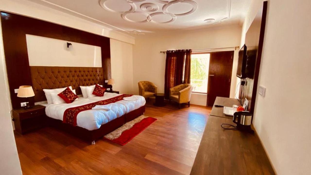 Hotel De Borgo Лех Экстерьер фото